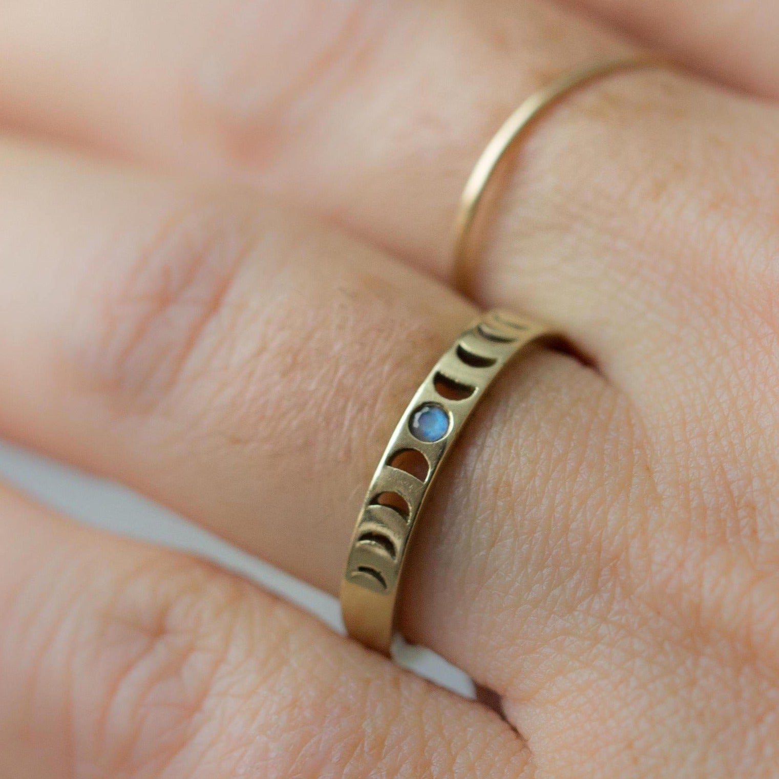 Original Moon phase Ring || Rainbow Moonstone - 12th HOUSE